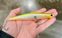 Load image into Gallery viewer, Bent Minnow 130F