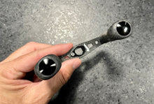 Load image into Gallery viewer, CQC Carbon Fiber Reel Handles