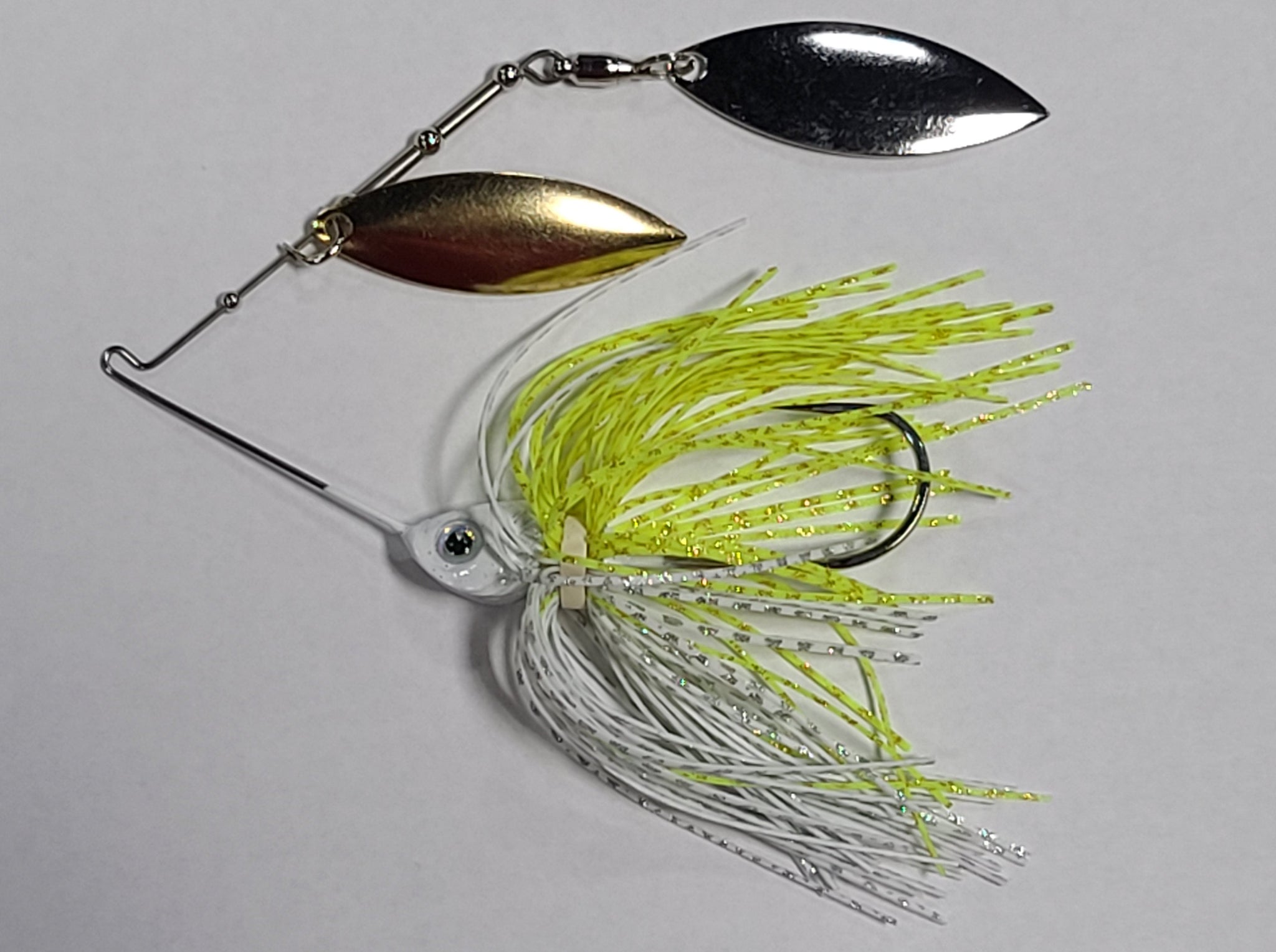 War Eagle Tandem Willow Gold Frame Spinnerbait 3/8oz Hot White Chartreuse